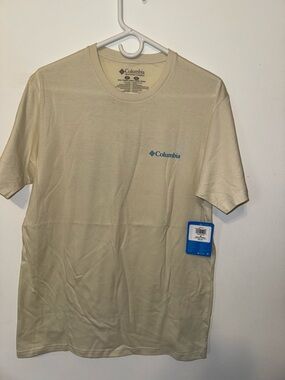 Columbia Men's Short Sleeve Tee in Light Beige with Blue Logo